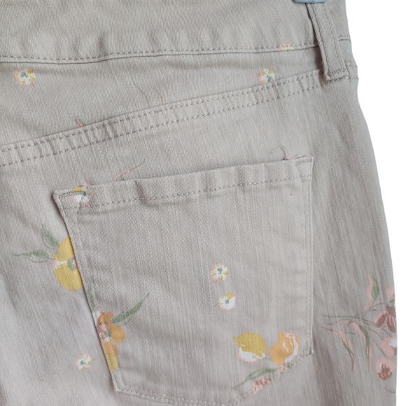 Bandolino Mandie Slim Crop Womens Size 8 Taupe Wash Pink Floral Ankle Crop Jeans - Picture 12 of 14